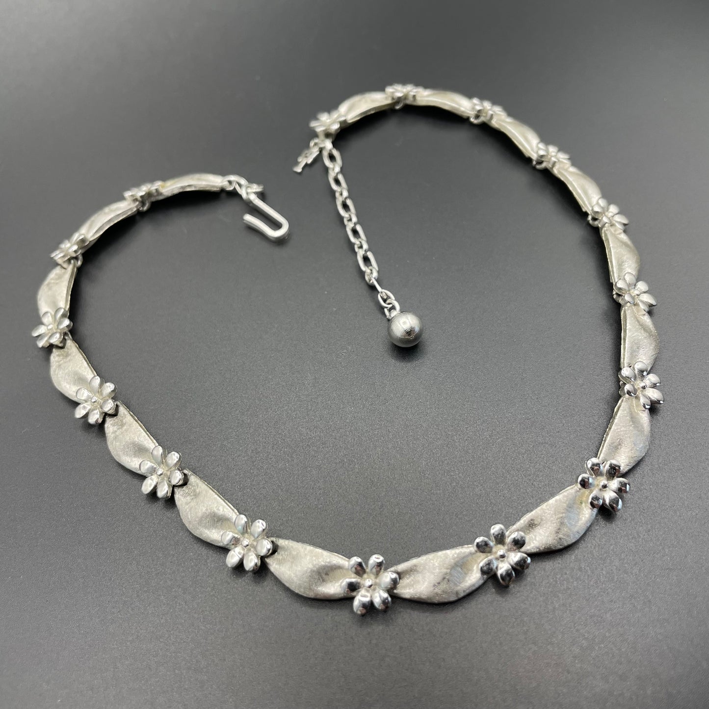 Vintage signed Trifari classic silver tone birthday series ribbon daisy flower choker necklace