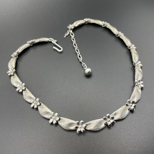 Vintage signed Trifari classic silver tone birthday series ribbon daisy flower choker necklace