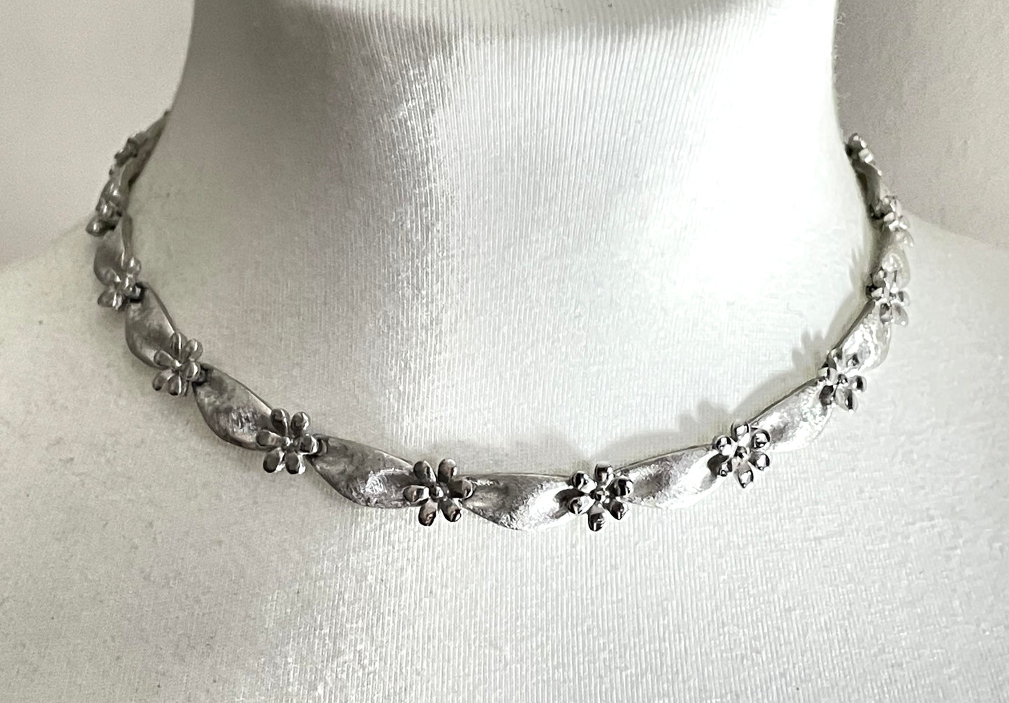 Vintage signed Trifari classic silver tone birthday series ribbon daisy flower choker necklace