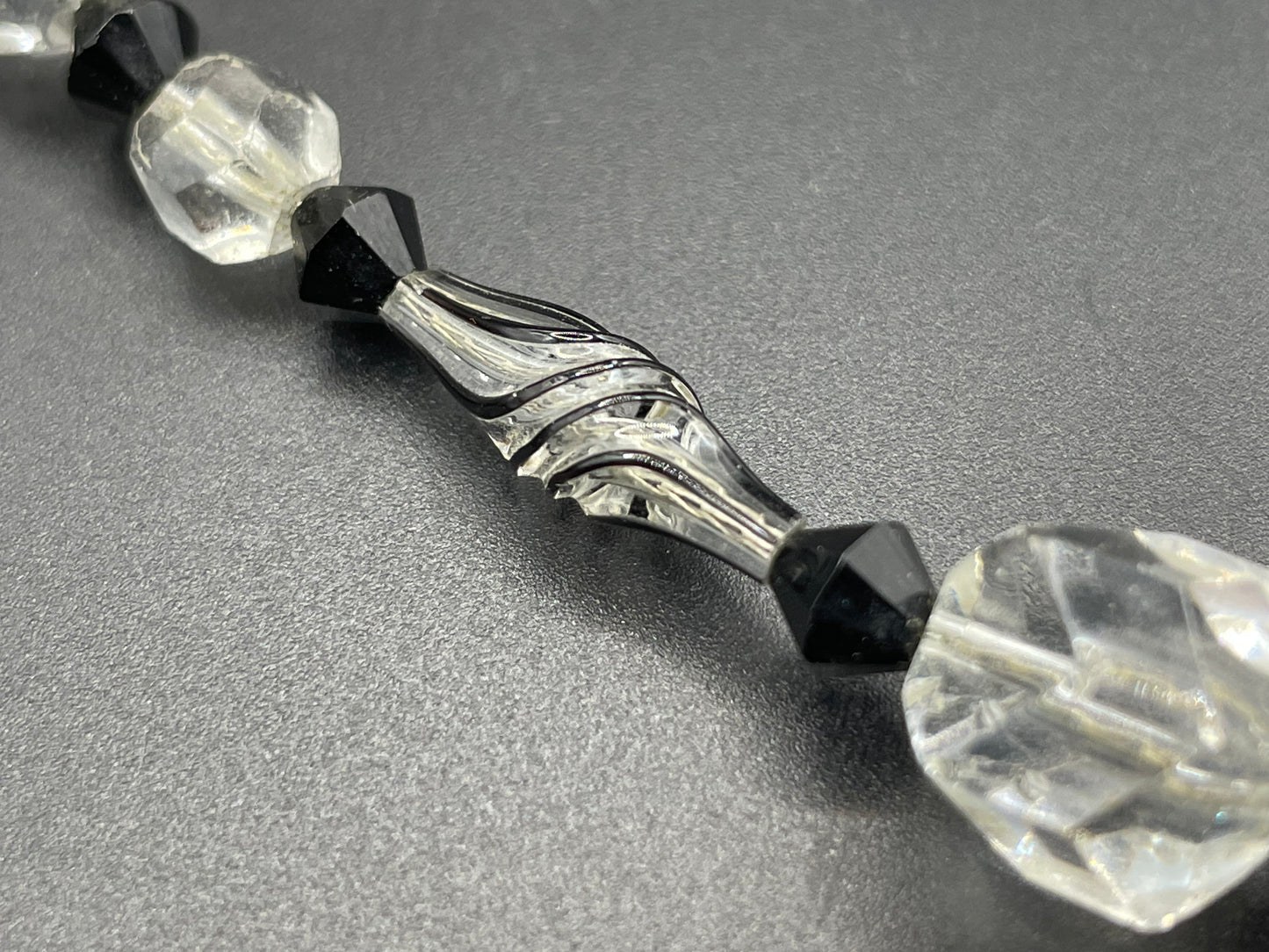 Vintage Art Deco clear and black crystal faceted and moulded/poured glass bead necklace, beautifully crafted beads on foxtail chain