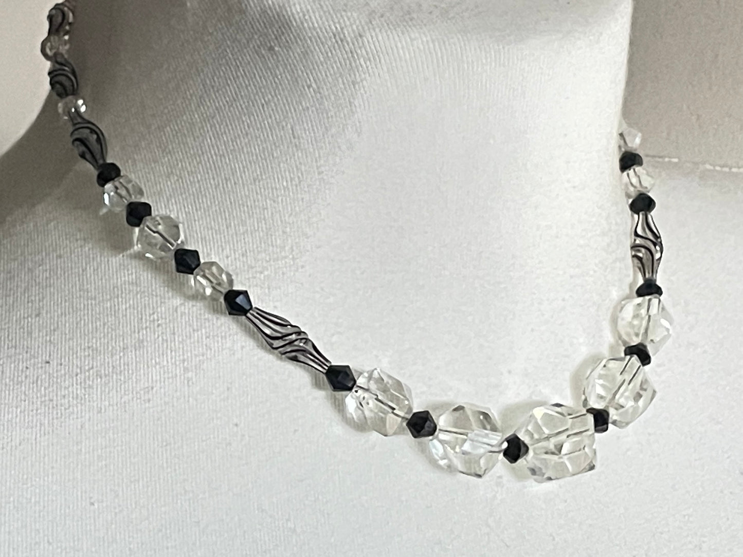 Vintage Art Deco clear and black crystal faceted and moulded/poured glass bead necklace, beautifully crafted beads on foxtail chain