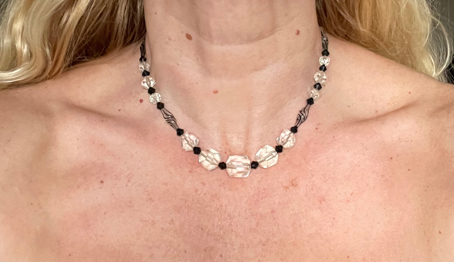 Vintage Art Deco clear and black crystal faceted and moulded/poured glass bead necklace, beautifully crafted beads on foxtail chain
