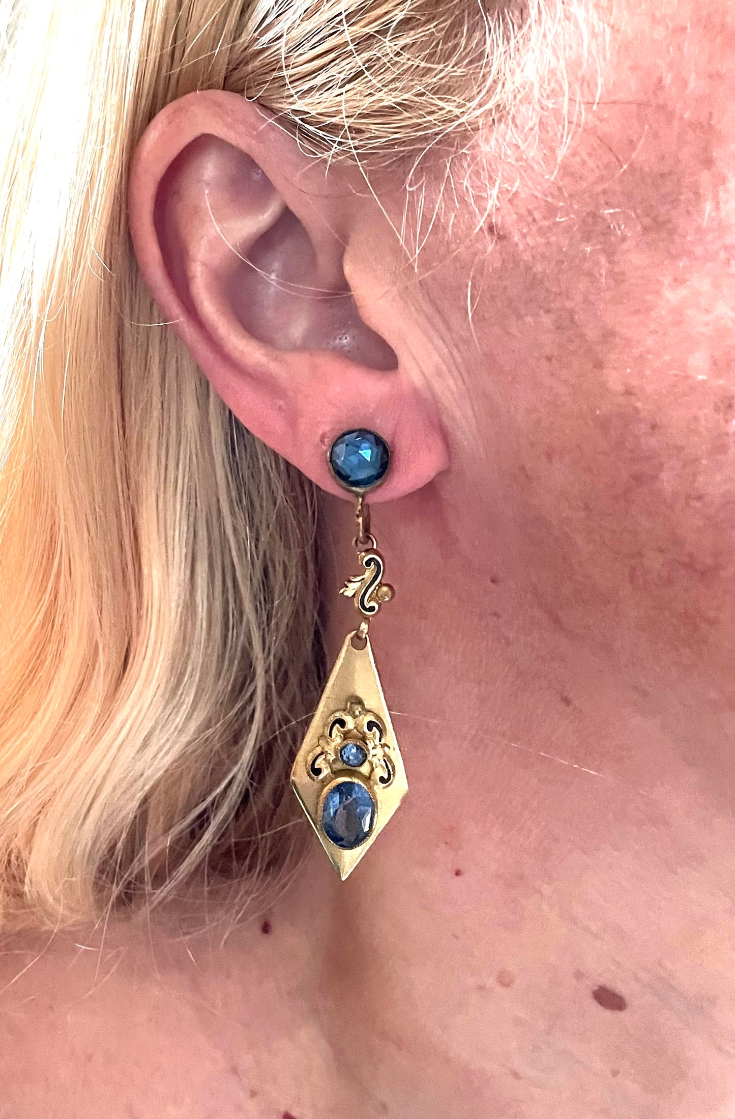 Vintage Neiger brothers sapphire blue rhinestone ornate Art Deco necklace and screw back earrings set in gold tone