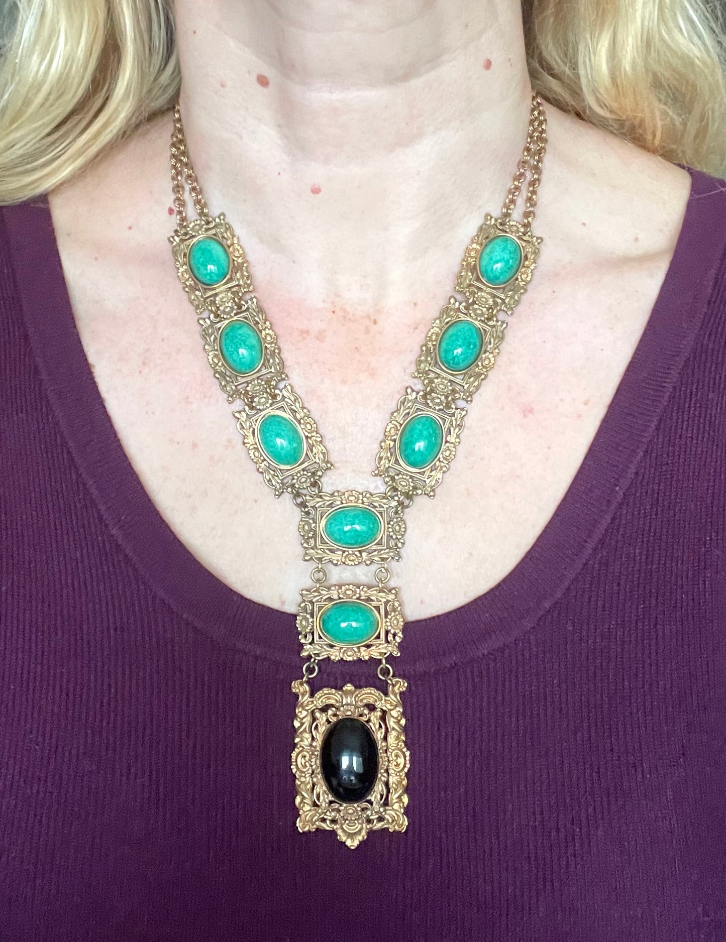 Vintage Art Deco Czech jade green and jet black glass cabochon and gold tone filigree lariat necklace and bracelet set, large and heavy