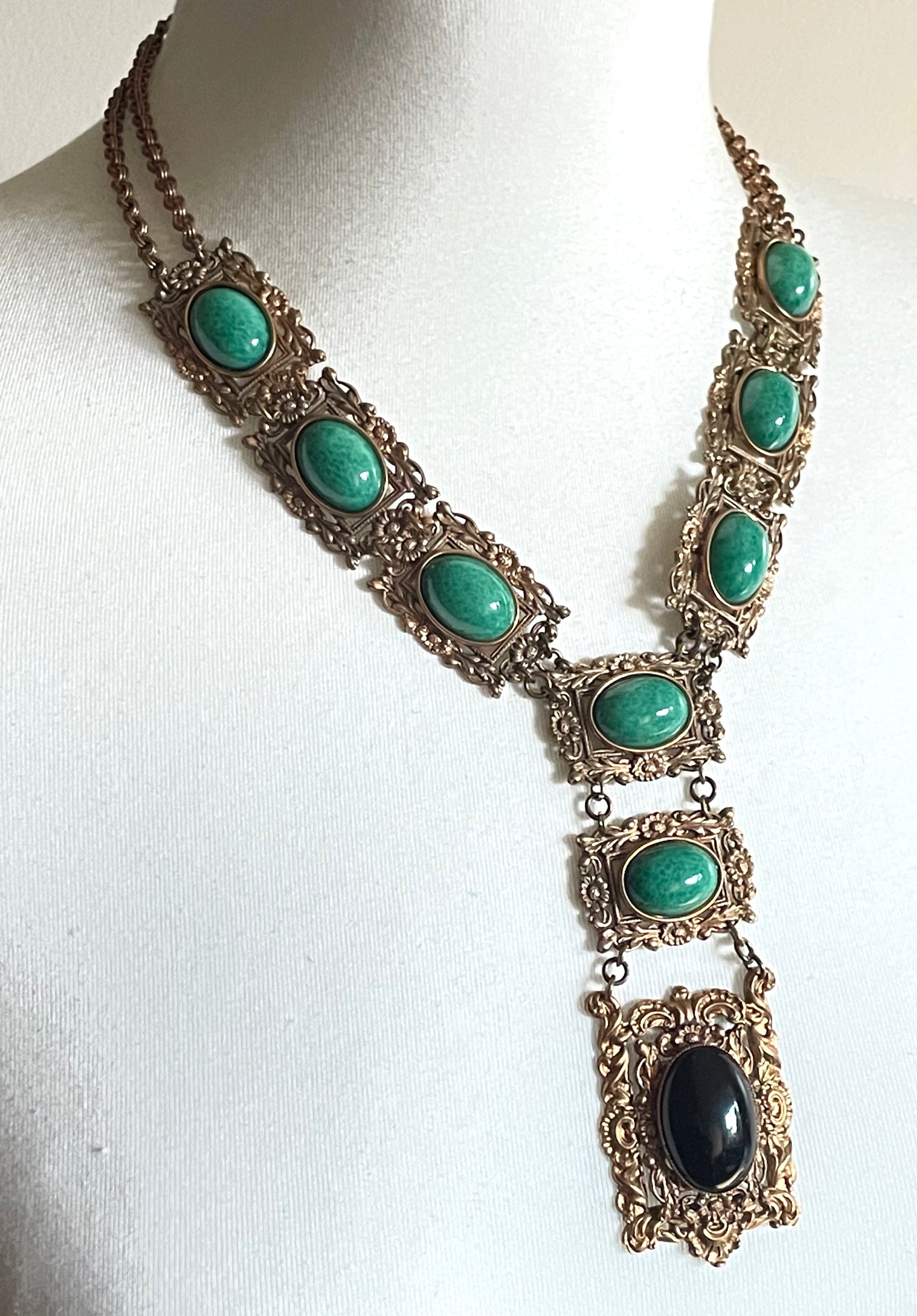 Vintage Art Deco Czech jade green and jet black glass cabochon and gold tone filigree lariat necklace and bracelet set, large and heavy