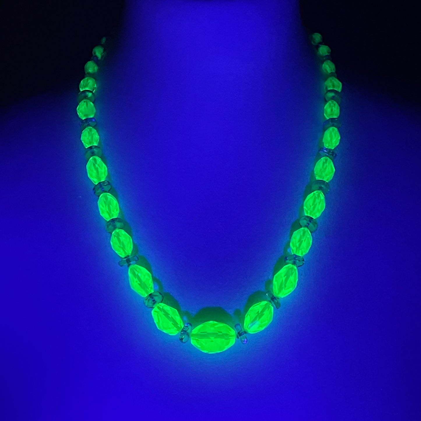 Vintage uranium glass and clear faceted crystal bead Art Deco necklace with pretty bead box clasp - fabulous beads that glow under UV light