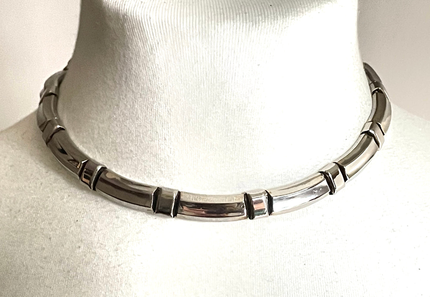 Vintage Alfred Philippe 1952 patent signed Trifari classic silver tone machine age style choker necklace