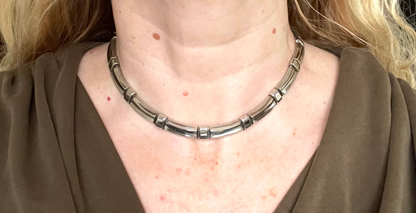 Vintage Alfred Philippe 1952 patent signed Trifari classic silver tone machine age style choker necklace