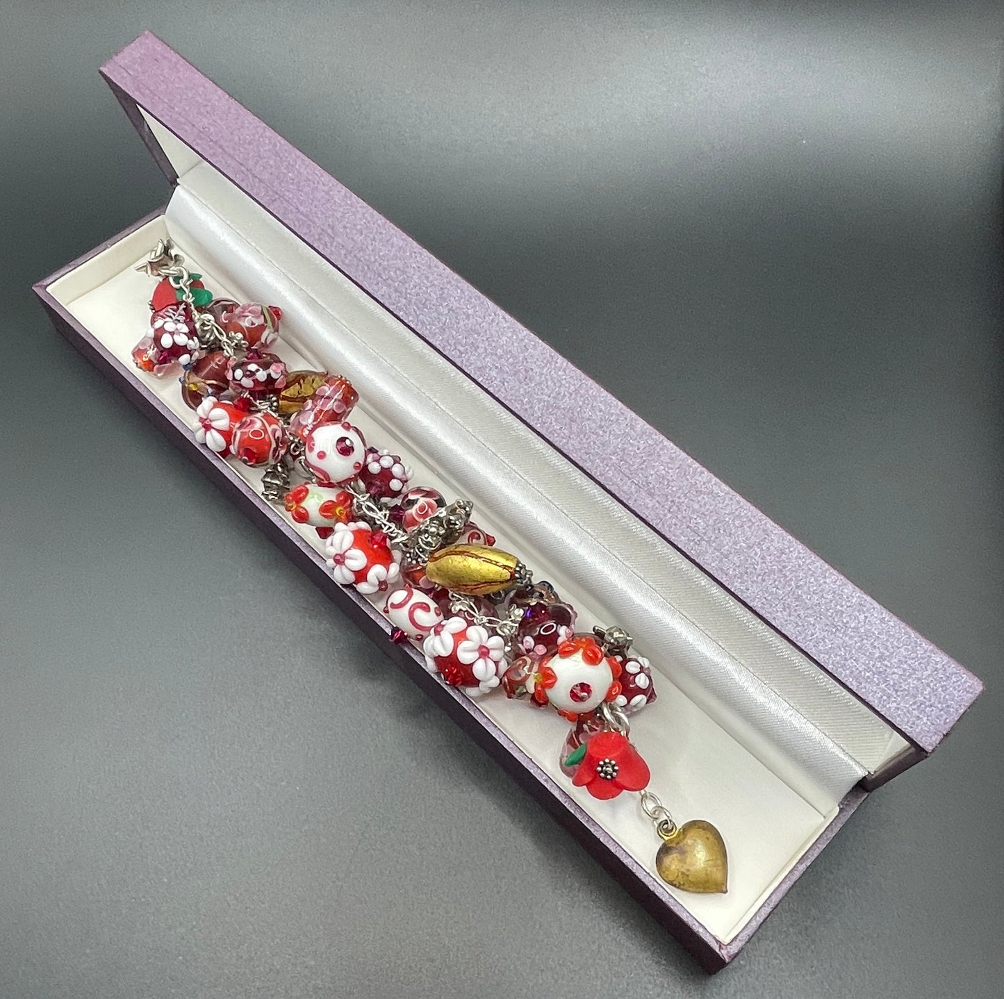Vintage Disney Snow White and the seven dwarfs 925 sterling silver charm bracelet with a multitude of chunky handcrafted Murano glass beads
