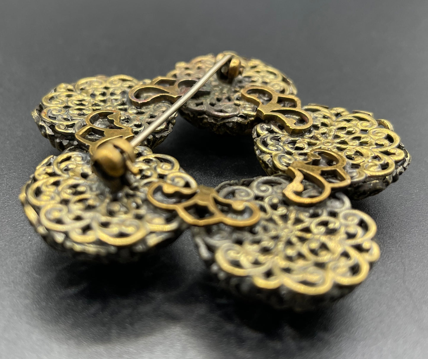 Large vintage amethyst purple paste 1930s Czech Art Deco rhinestone floral brooch with gold tone filigree