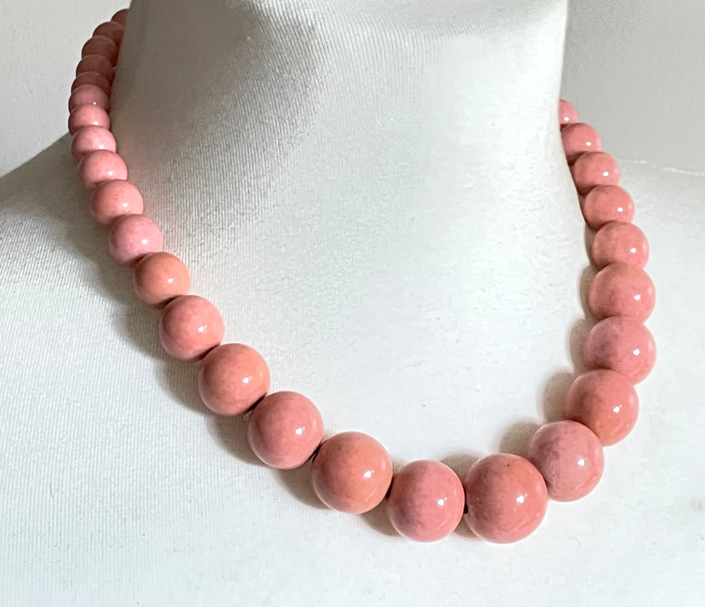 Vintage possible Louis Rousselet Art Deco pink Peking style glass bead necklace, on foxtail chain, really large, chunky beads