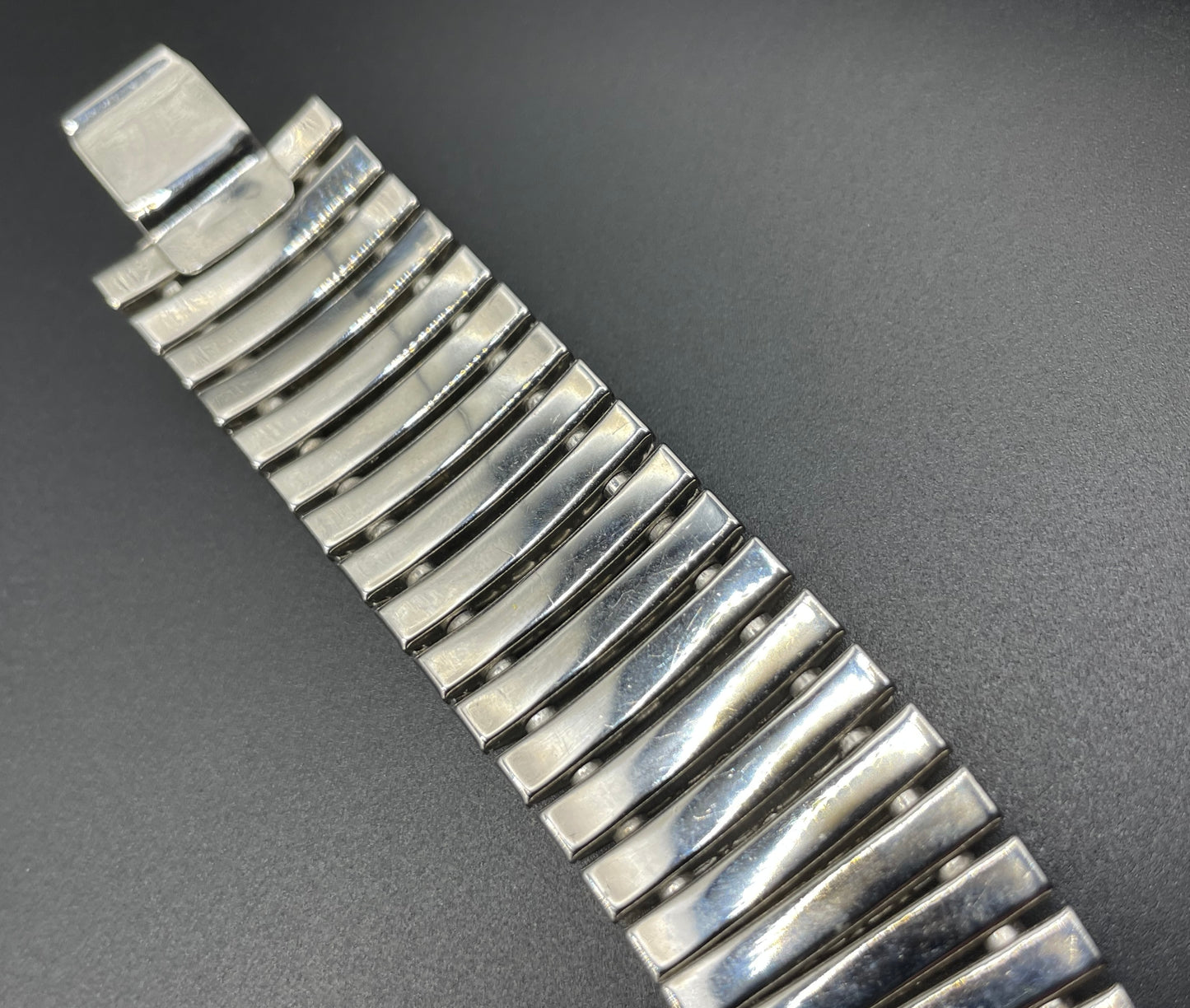Vintage Art Deco Schreiber and Hiller channel set clear rhinestone choker necklace, unsigned, slim fitting