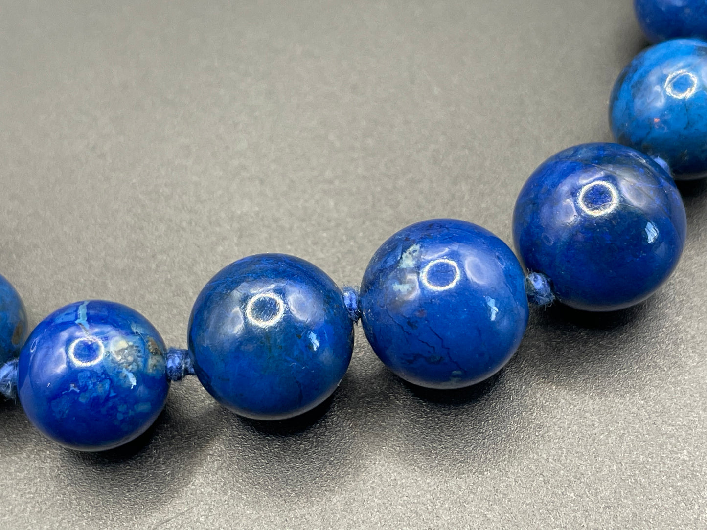 Vintage / antique lapis lazuli blue bead gemstone necklace with unmarked sterling silver belcher chain sections, 48 grams