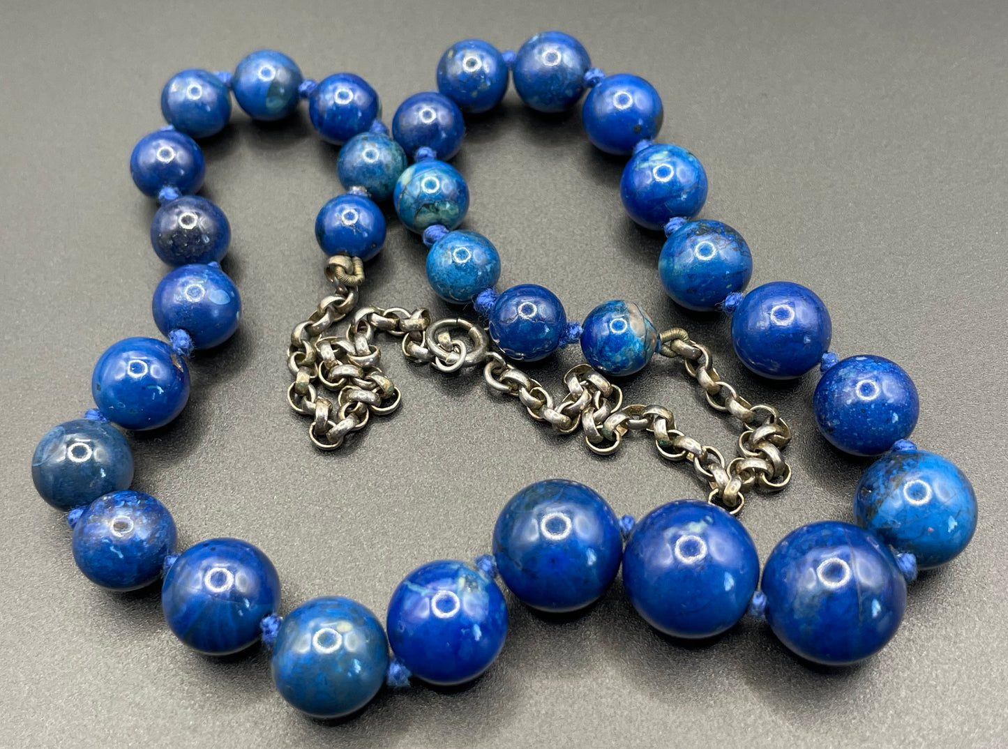 Vintage / antique lapis lazuli blue bead gemstone necklace with unmarked sterling silver belcher chain sections, 48 grams
