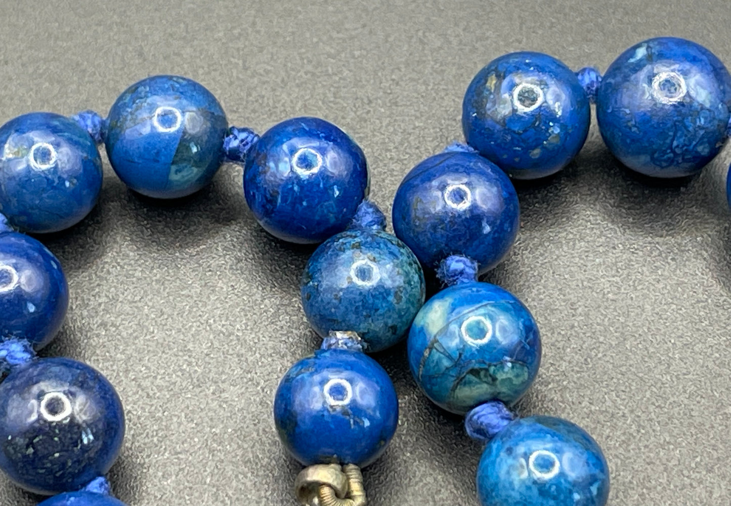 Vintage / antique lapis lazuli blue bead gemstone necklace with unmarked sterling silver belcher chain sections, 48 grams