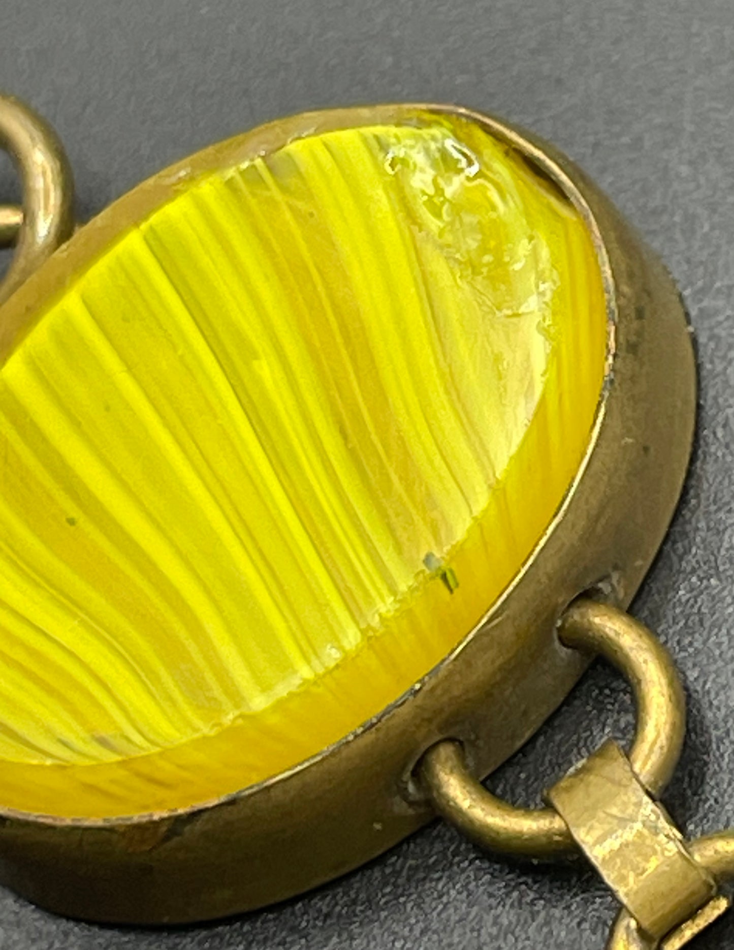 Vintage bright yellow marbled glass riviere collet set bracelet, bezel set, open backed large, oval banded glass stones, such unusual stones