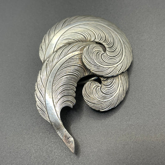 Vintage silver tone double feather design combined brooch and scarf clip, trombone clasp, perhaps made in France