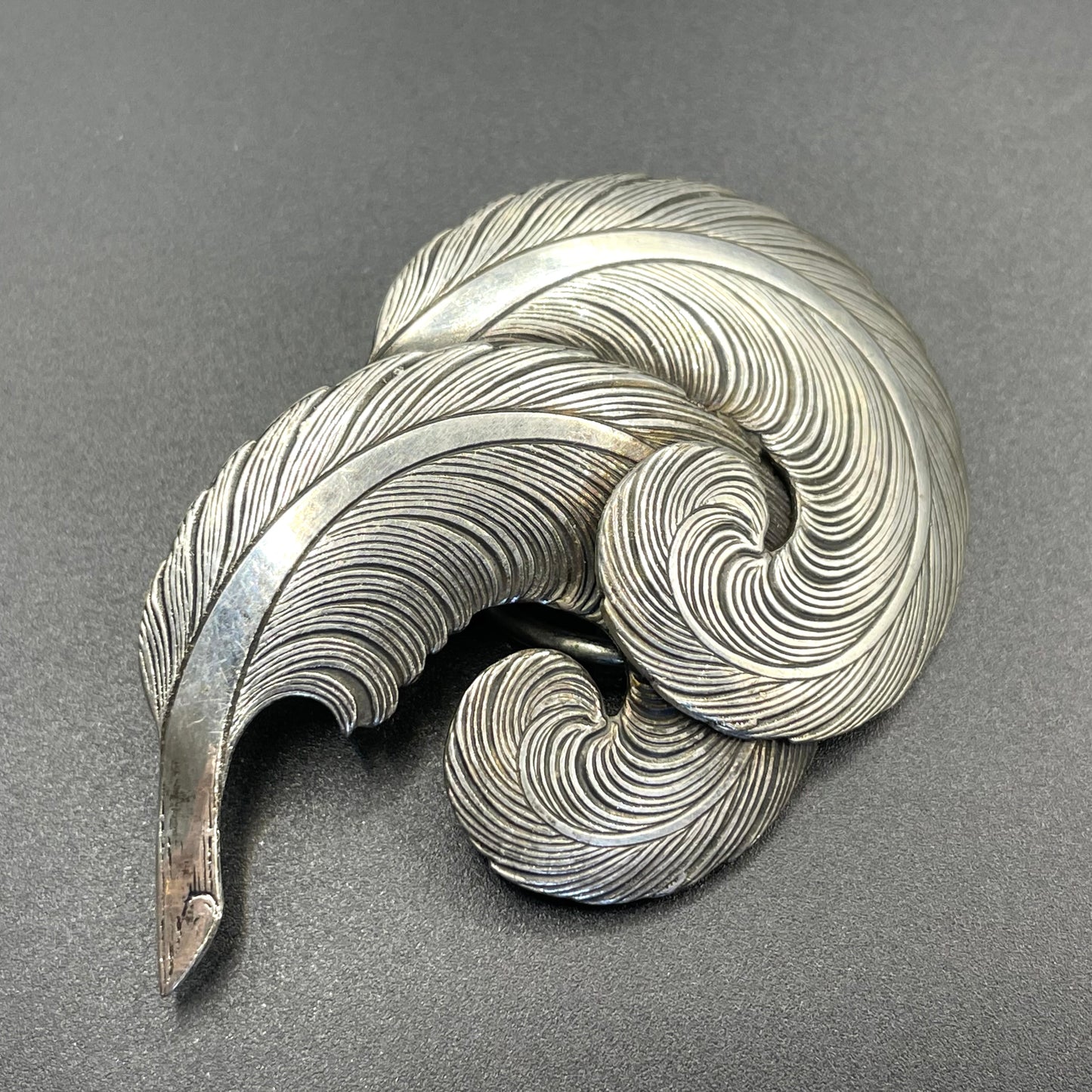 Vintage silver tone double feather design combined brooch and scarf clip, trombone clasp, perhaps made in France