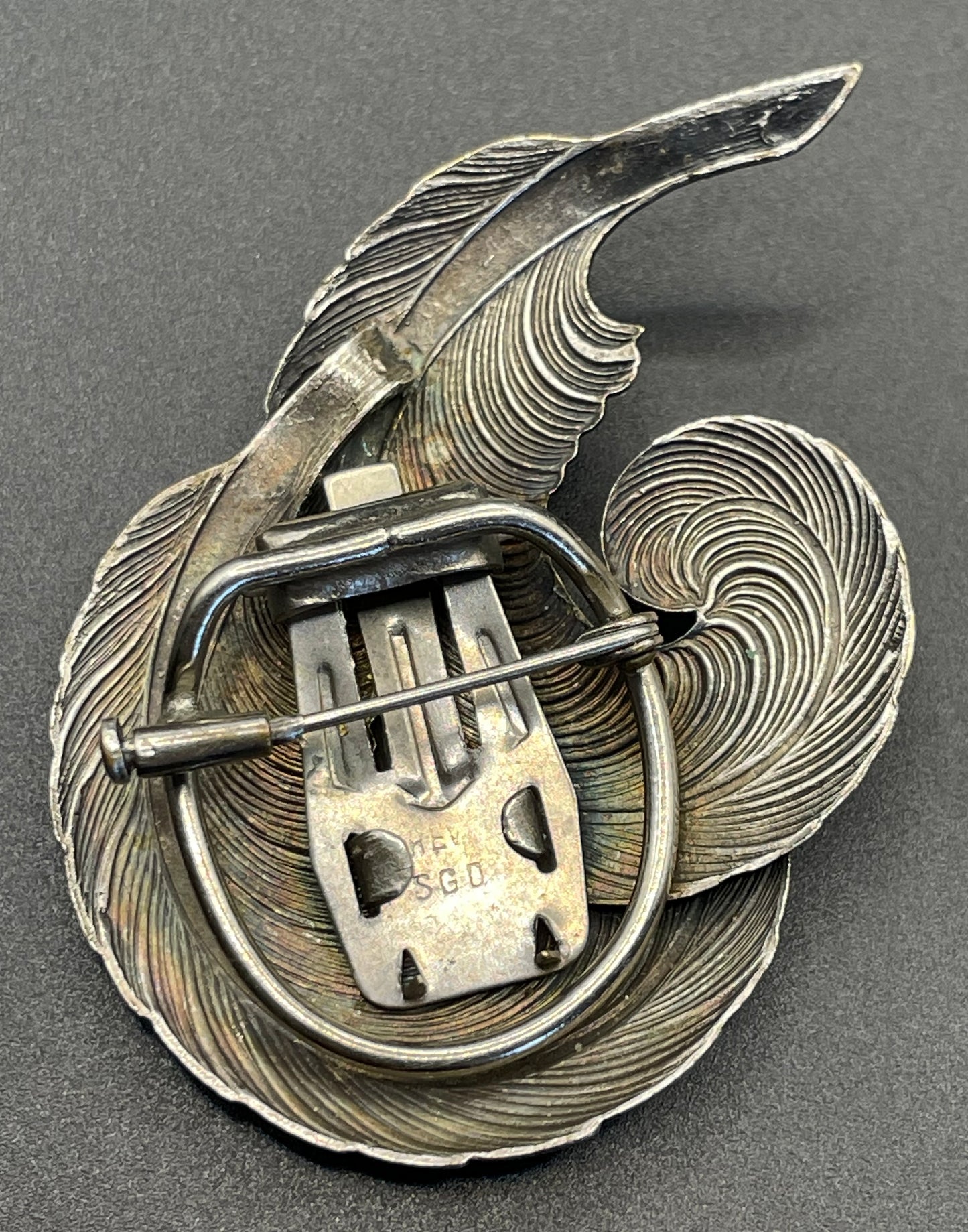 Vintage silver tone double feather design combined brooch and scarf clip, trombone clasp, perhaps made in France