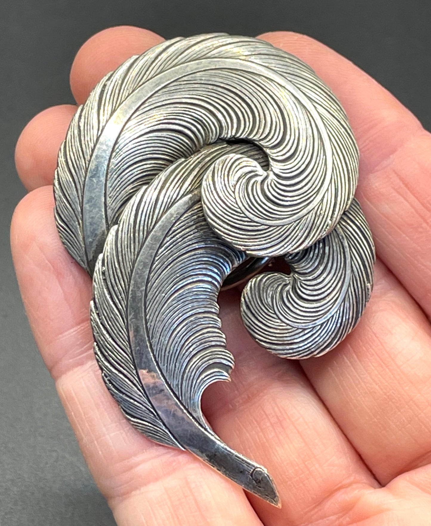 Vintage silver tone double feather design combined brooch and scarf clip, trombone clasp, perhaps made in France