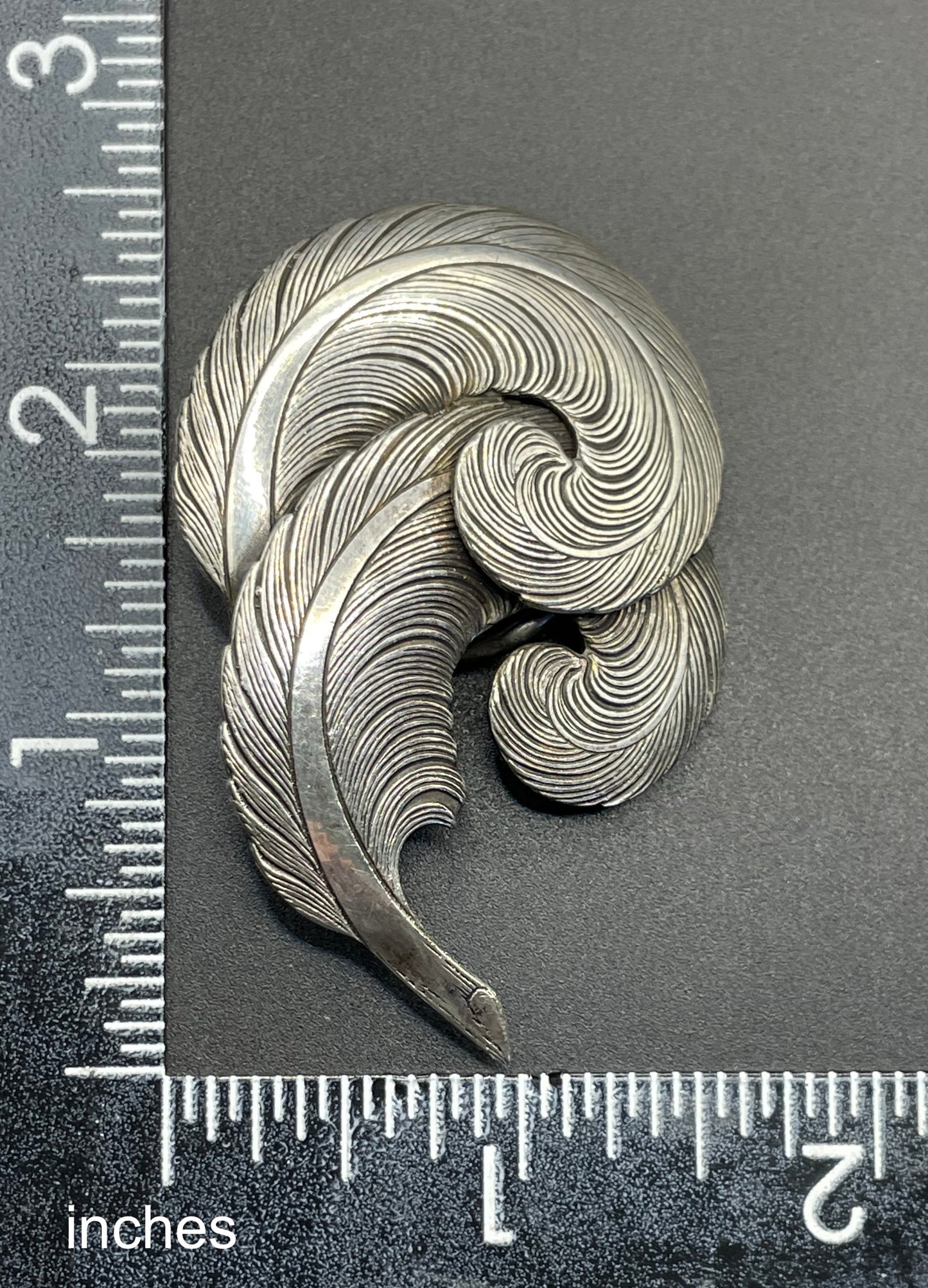 Vintage silver tone double feather design combined brooch and scarf clip, trombone clasp, perhaps made in France