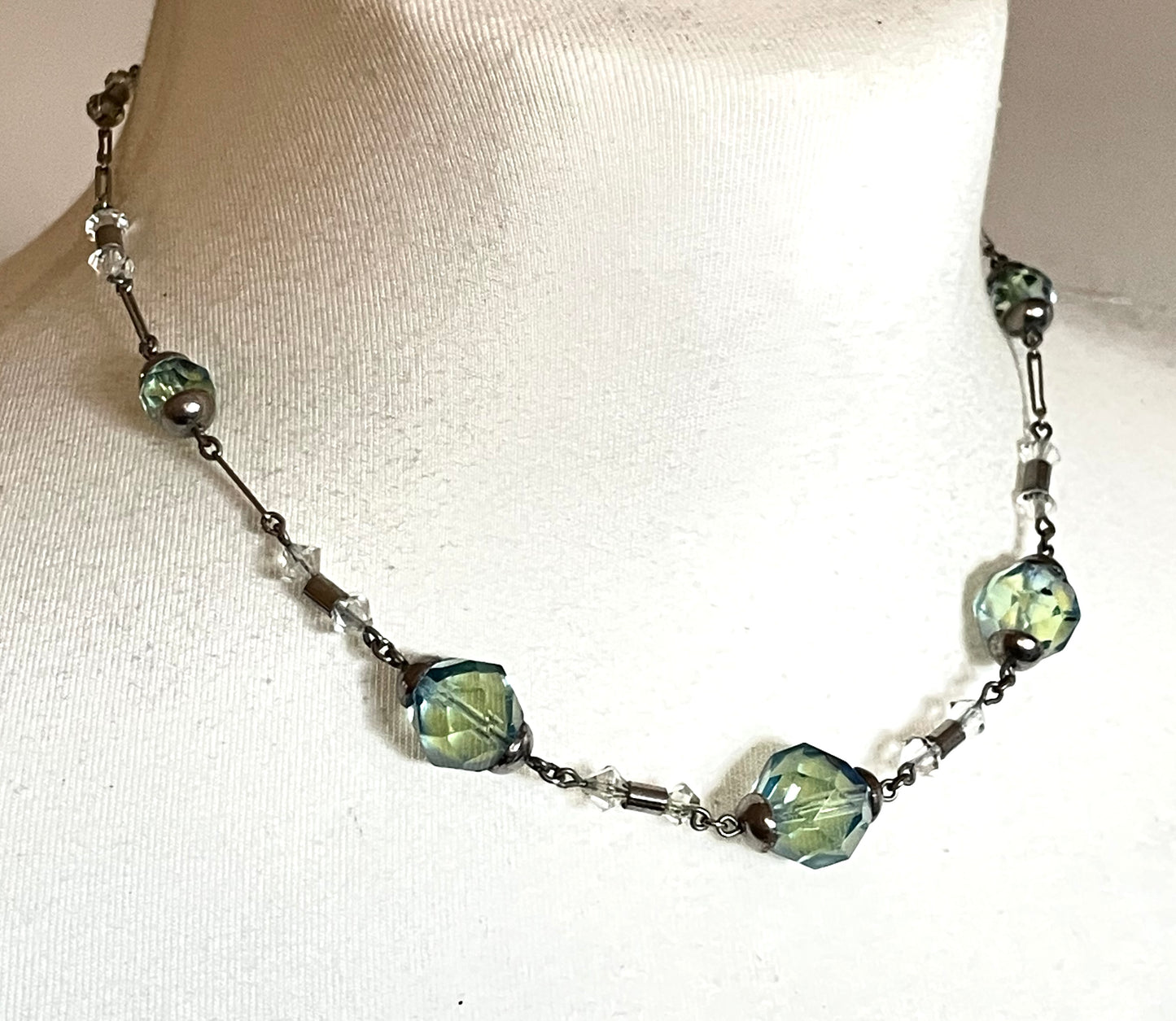 Vintage bi-colour uranium glass green and blue coloured faceted crystal bead Art Deco necklace, crystal that glows under UV / black light