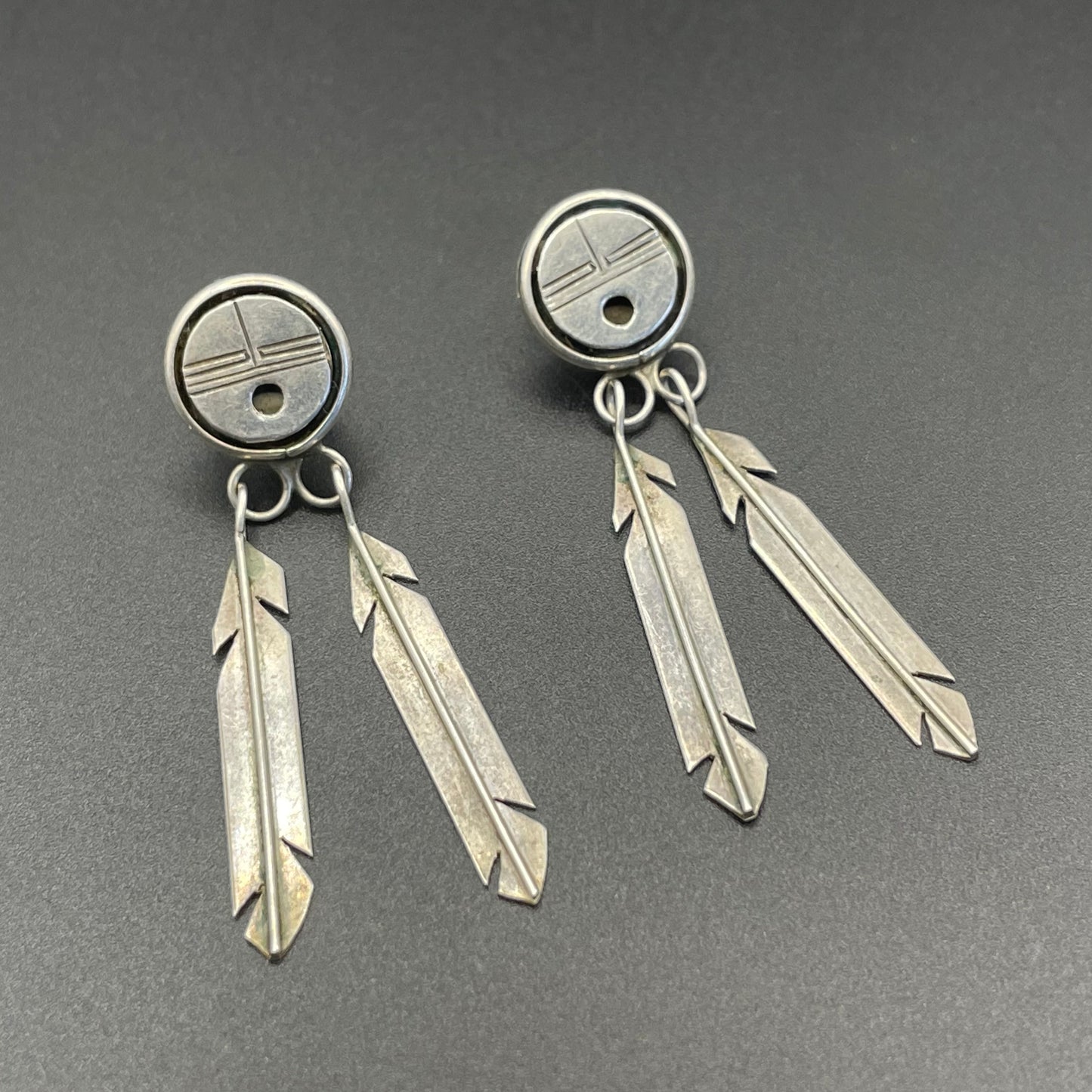 Vintage Navajo unmarked sterling silver dangle earrings (pierced ears), beautiful first nation craftsmanship, 5 grams of silver