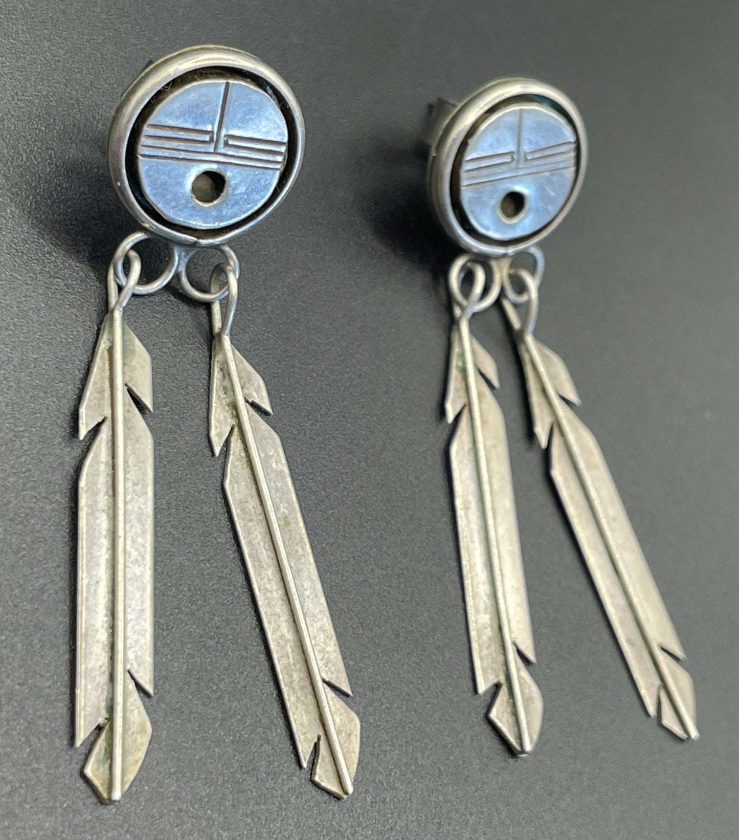 Vintage Navajo unmarked sterling silver dangle earrings (pierced ears), beautiful first nation craftsmanship, 5 grams of silver