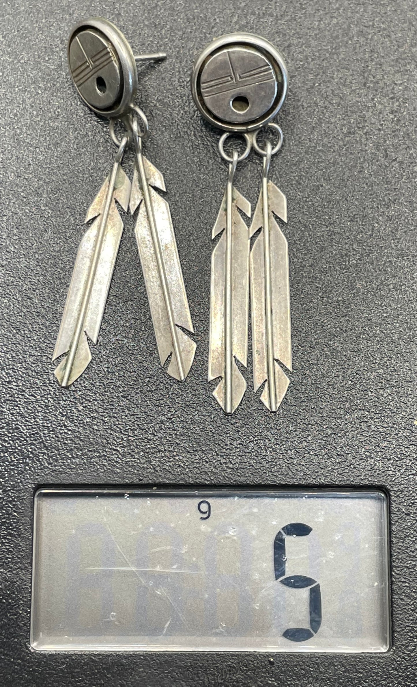 Vintage Navajo unmarked sterling silver dangle earrings (pierced ears), beautiful first nation craftsmanship, 5 grams of silver