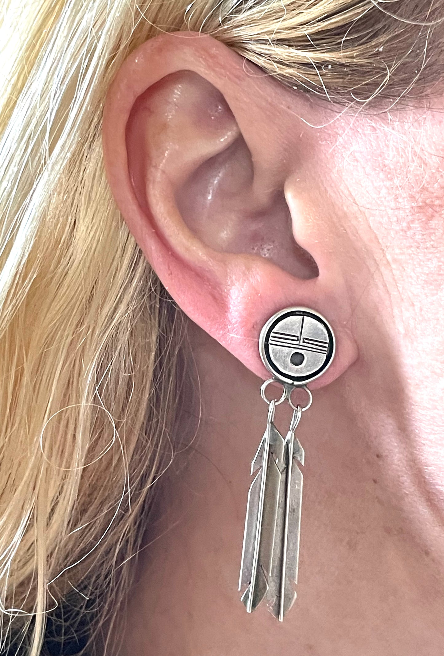 Vintage Navajo unmarked sterling silver dangle earrings (pierced ears), beautiful first nation craftsmanship, 5 grams of silver