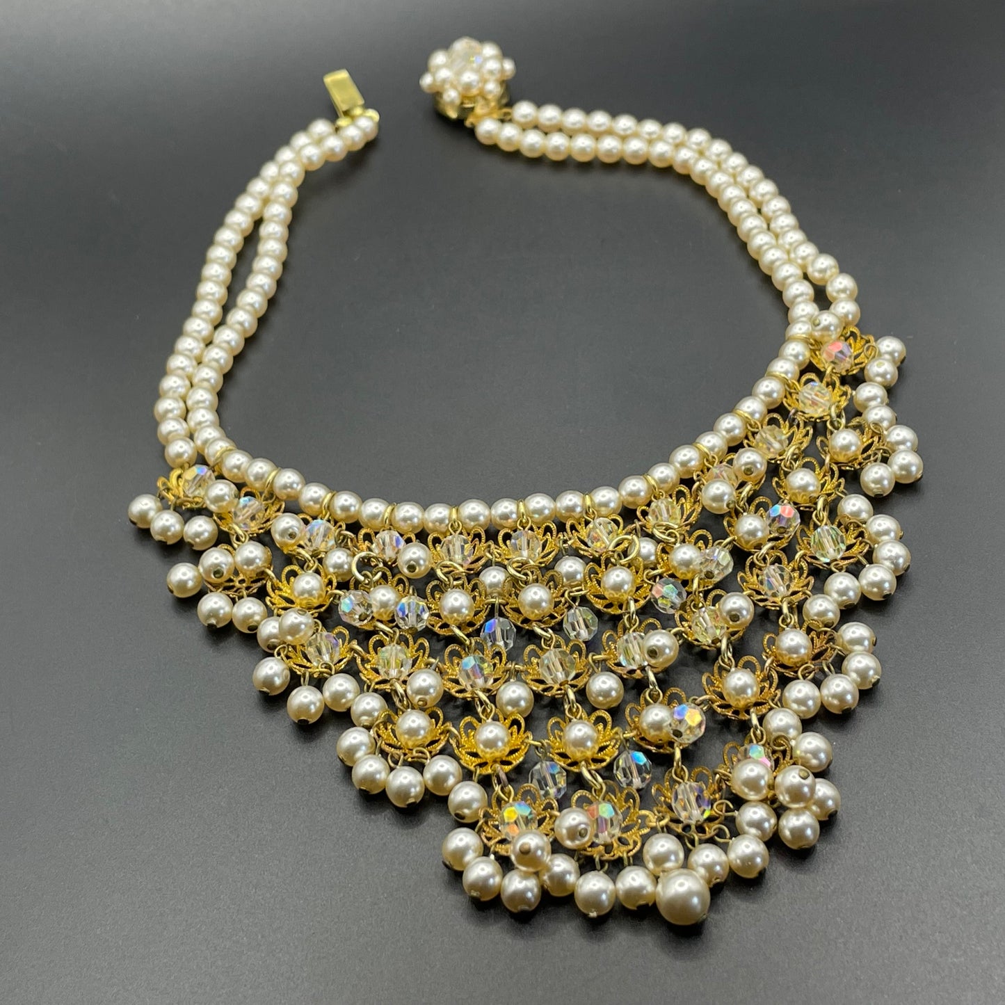 Elaborate vintage chandelier faceted AB crystal & glass pearl bead gold tone filigree bib necklace