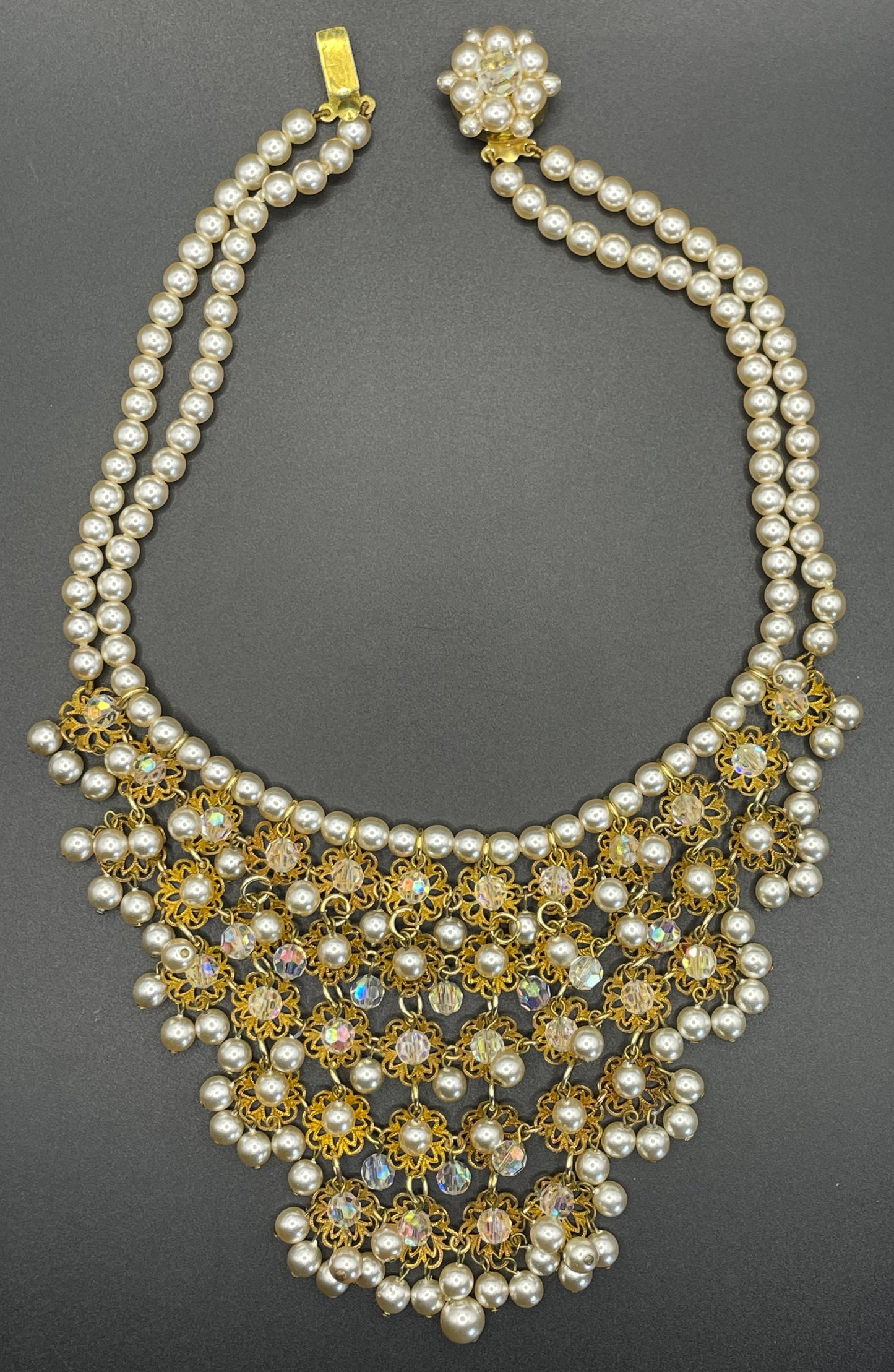 Elaborate vintage chandelier faceted AB crystal & glass pearl bead gold tone filigree bib necklace