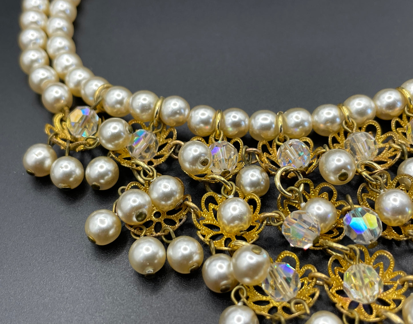 Elaborate vintage chandelier faceted AB crystal & glass pearl bead gold tone filigree bib necklace