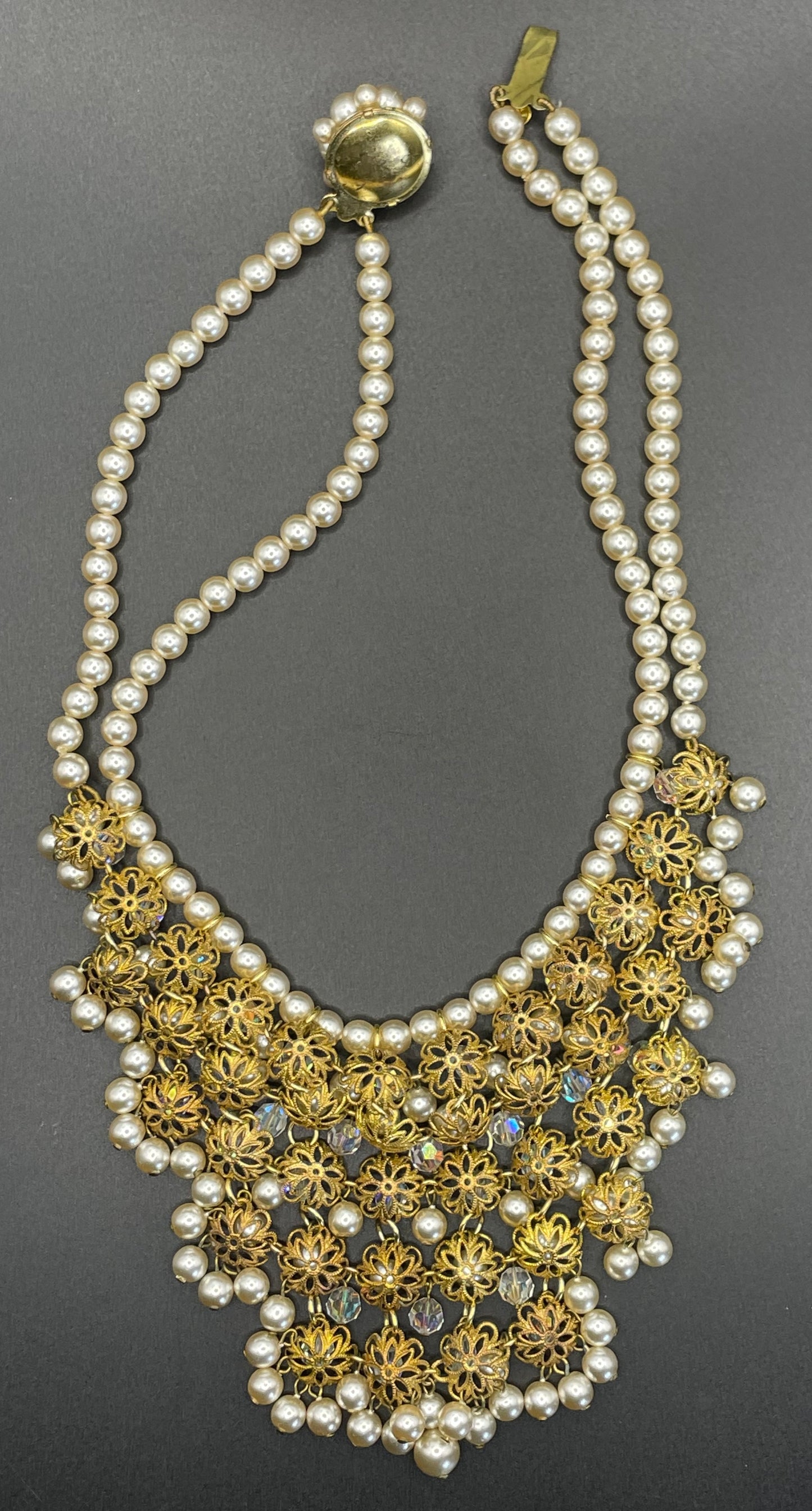 Elaborate vintage chandelier faceted AB crystal & glass pearl bead gold tone filigree bib necklace