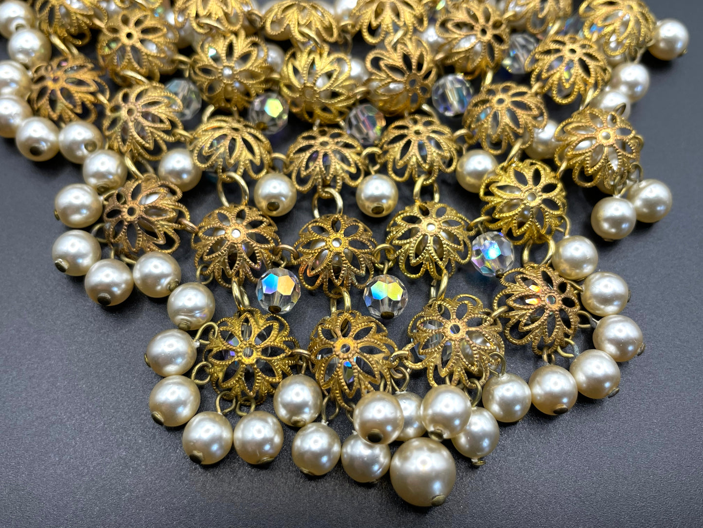 Elaborate vintage chandelier faceted AB crystal & glass pearl bead gold tone filigree bib necklace