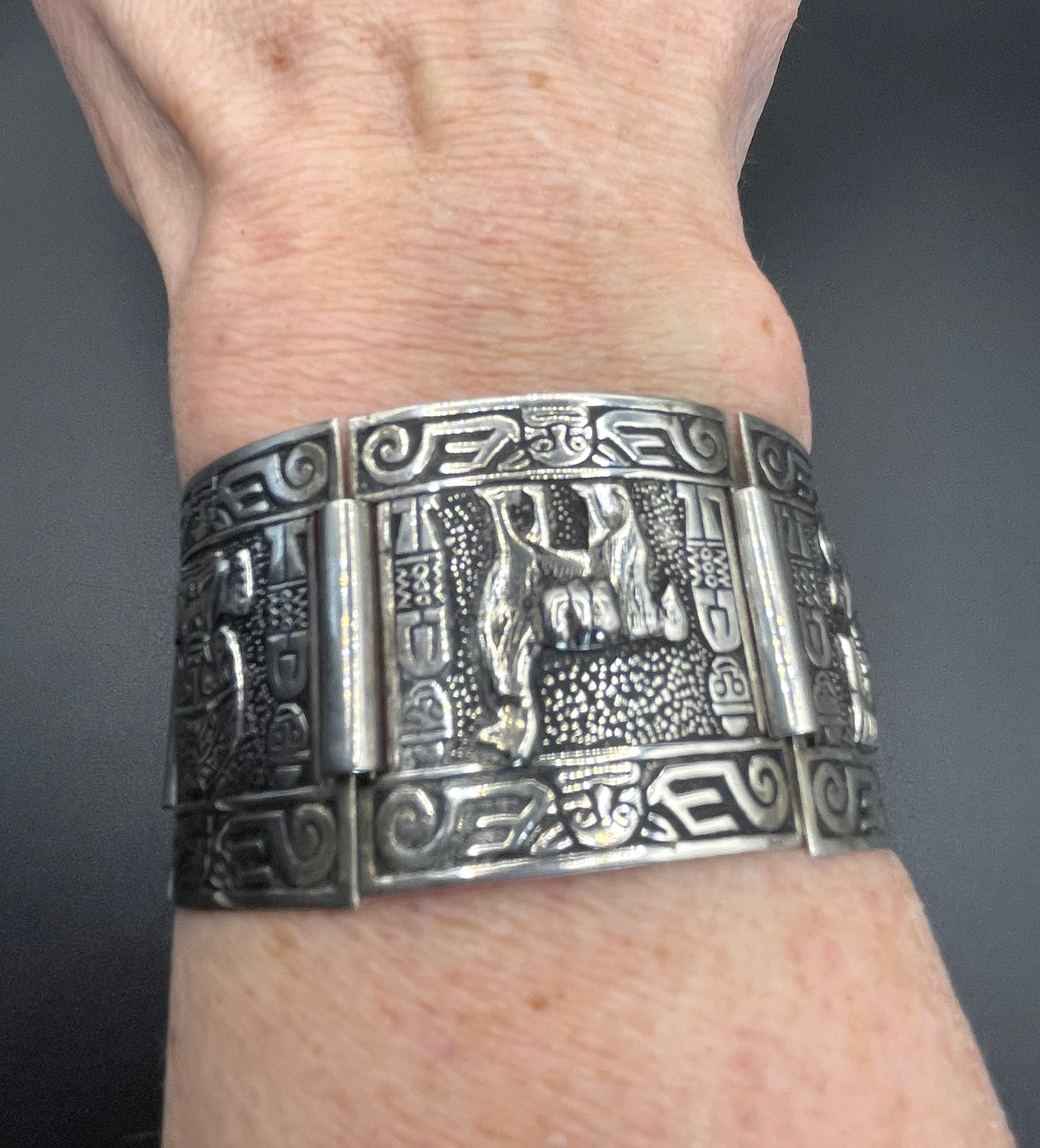 Vintage 925 sterling silver wide panel cuff storyteller bracelet - six South American scenes, 48 grams