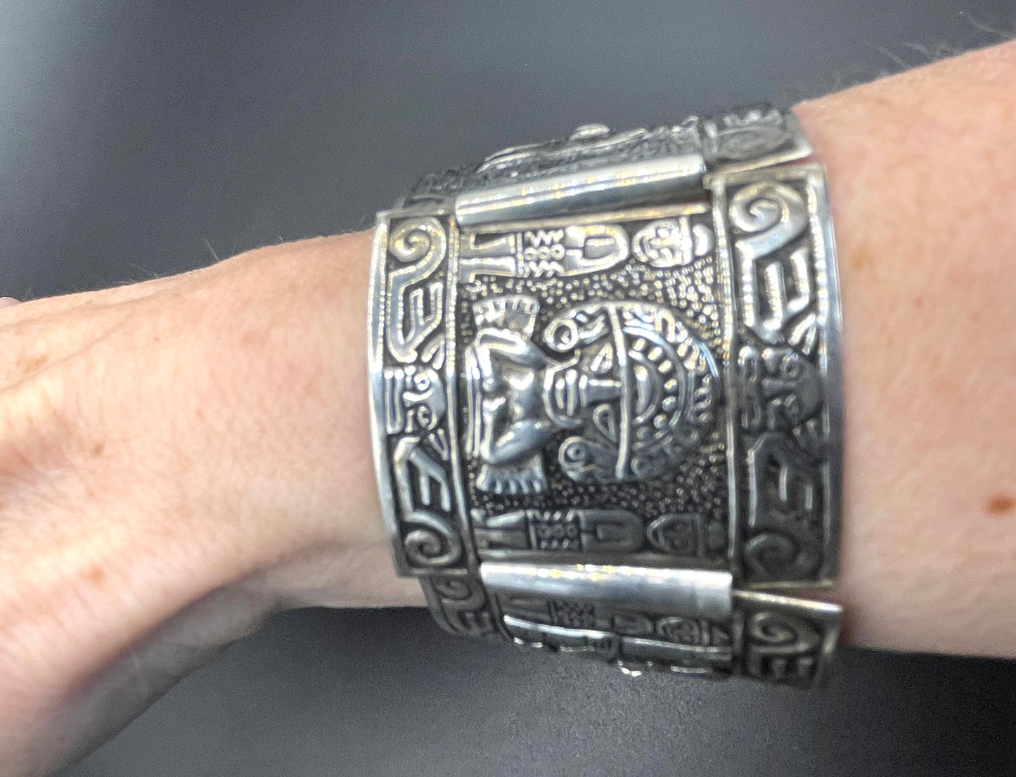 Vintage 925 sterling silver wide panel cuff storyteller bracelet - six South American scenes, 48 grams