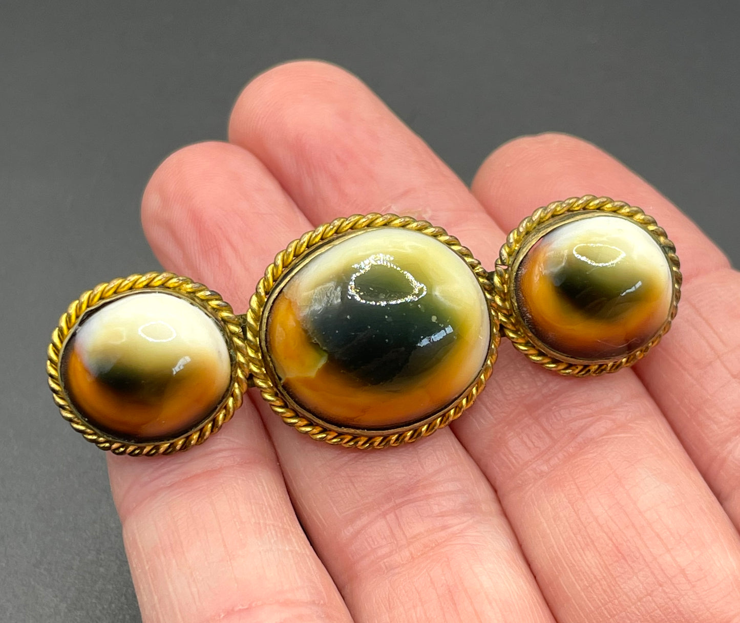 Vintage gold tone and operculum Victorian triple large cabochon brooch - pinchbeck or gold plated