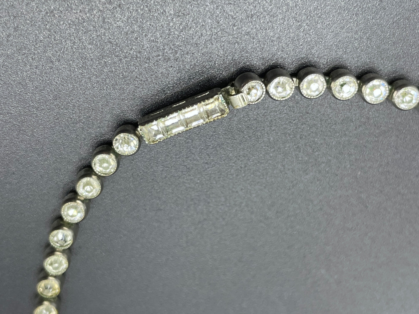 Vintage Art Deco Czech crystal paste and silver tone collet set riviere lariat Y necklace, classic and beautiful bud and leaf design