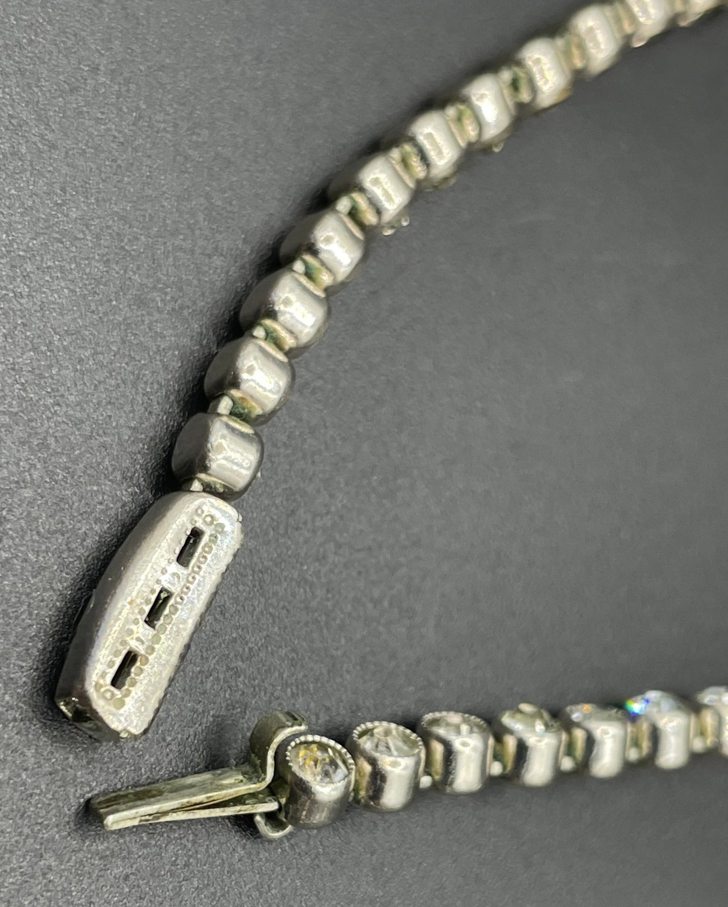 Vintage Art Deco Czech crystal paste and silver tone collet set riviere lariat Y necklace, classic and beautiful bud and leaf design