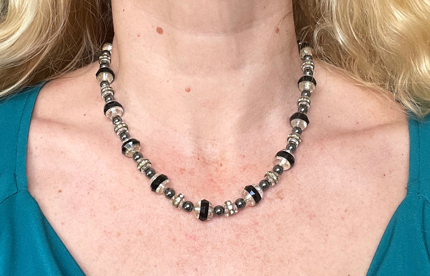 Vintage Art Deco clear and black crystal faceted glass bead necklace with rhinestone rondelle beads with ornate screw clasp