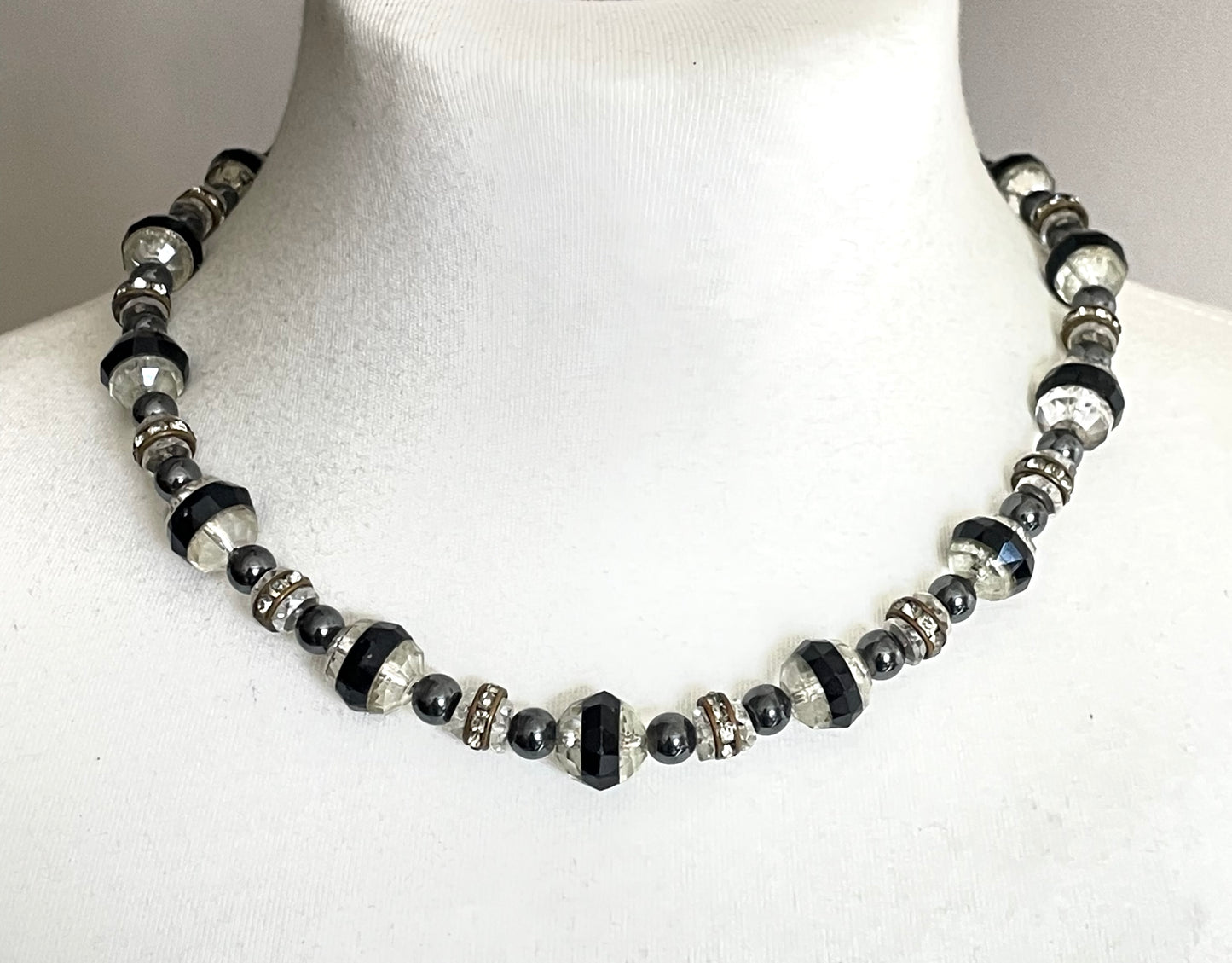 Vintage Art Deco clear and black crystal faceted glass bead necklace with rhinestone rondelle beads with ornate screw clasp
