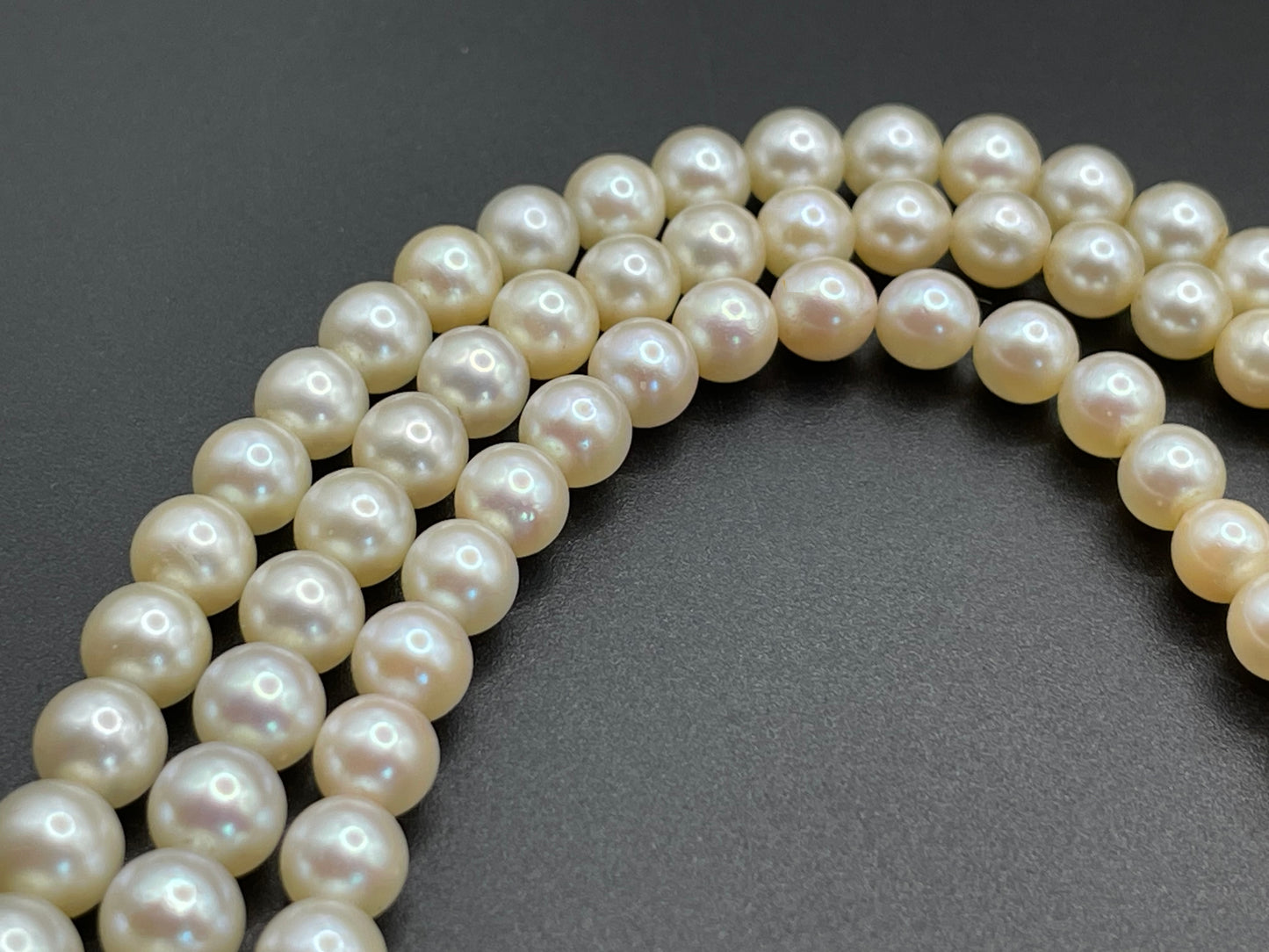 Antique real cultured 5mm pearl triple strand necklace in presentation box with pretty 9ct gold and cultured pearl cabochon clasp, 62 grams