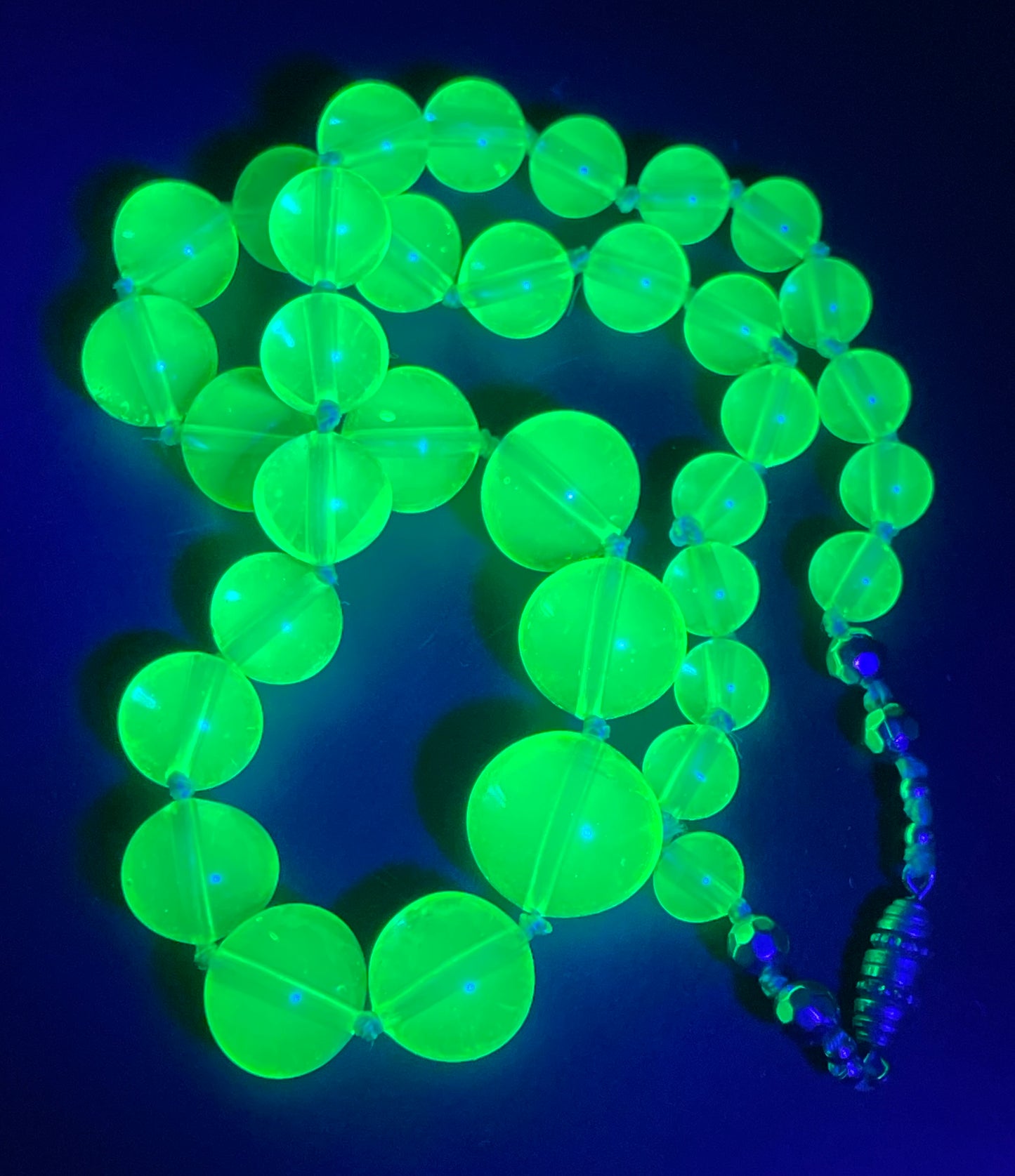 Vintage uranium glass round bead graduated Art Deco necklace - fabulous beads that glow under UV light, individually hand-knotted