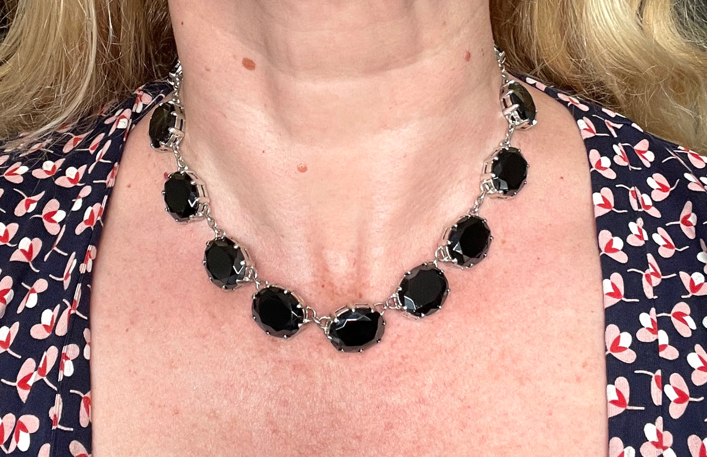Stunning black glass rhinestone and silver tone Newbridge silverware riviere necklace, heavy piece of amazing quality