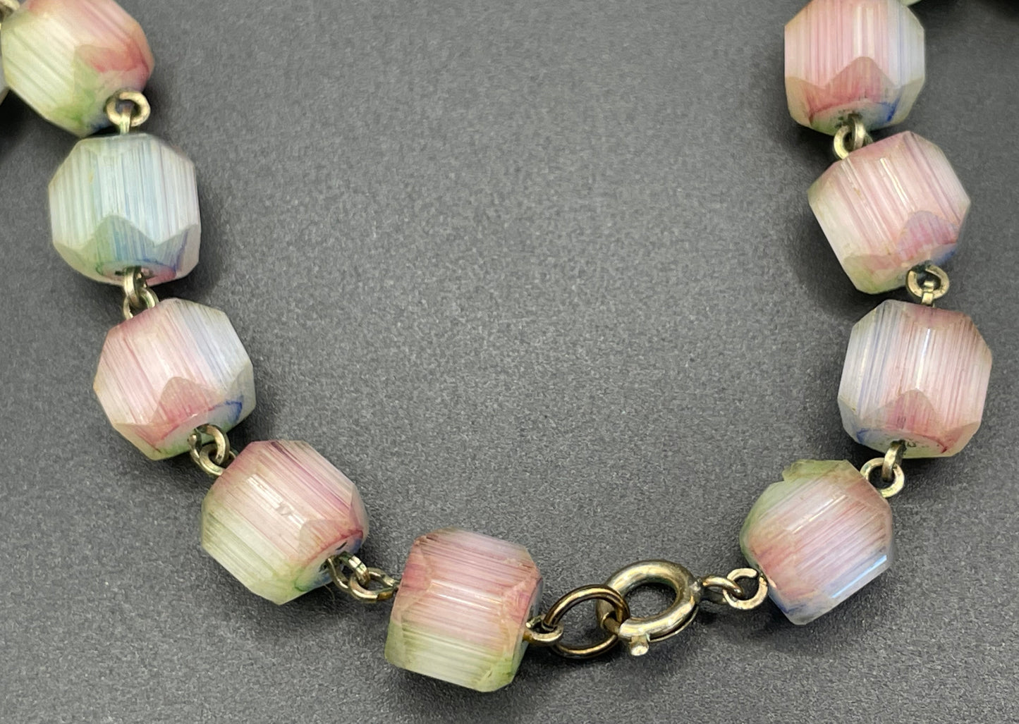 Vintage Art Deco Czech satin 'rhubarb' glass faceted bead necklace on rolled gold wire