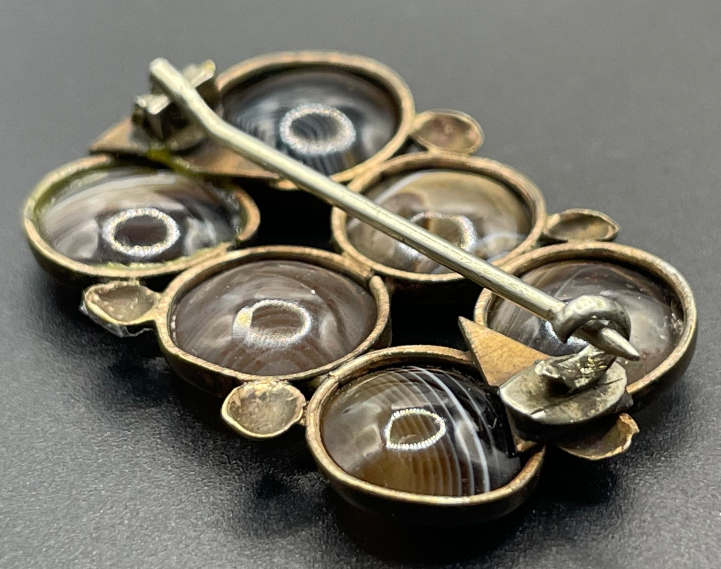 Antique / vintage gold tone brown and white banded agate six cabochon brooch