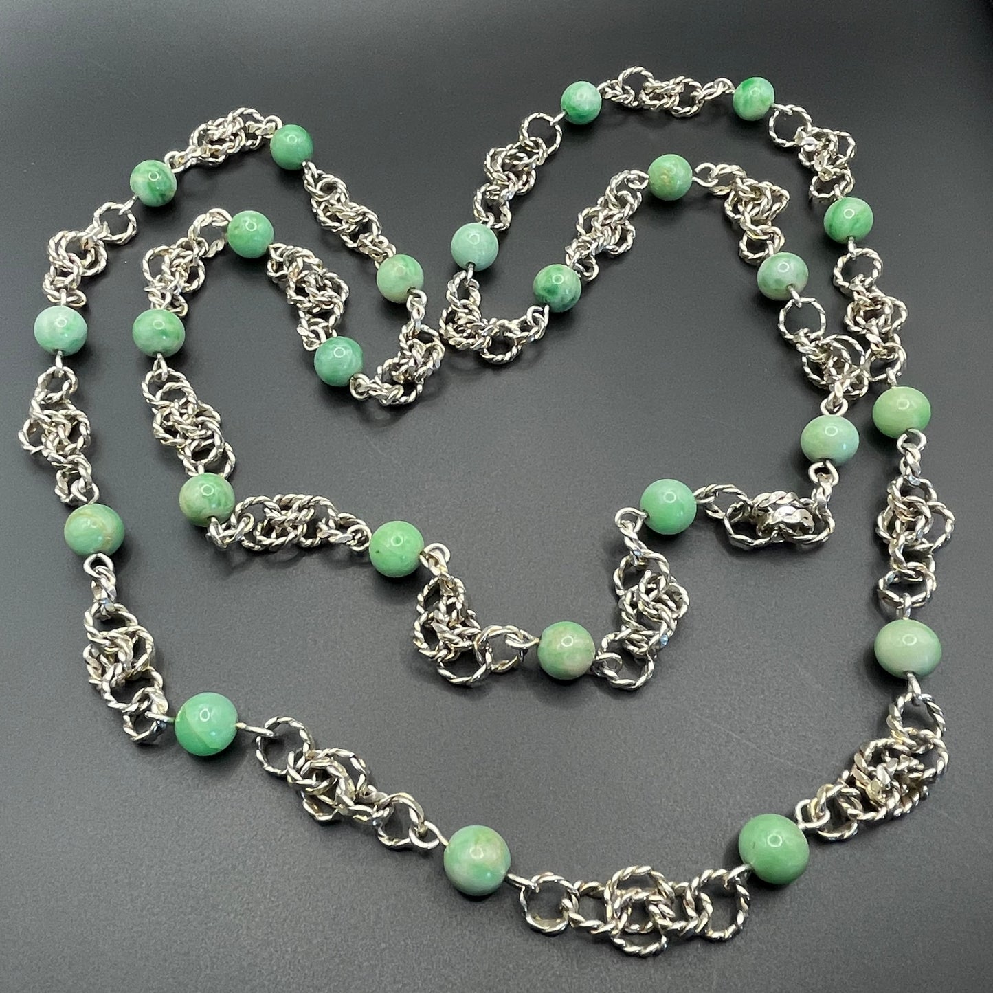 Vintage Art Deco green jade gemstone round bead and chunky unmarked solid silver link long flapper necklace
