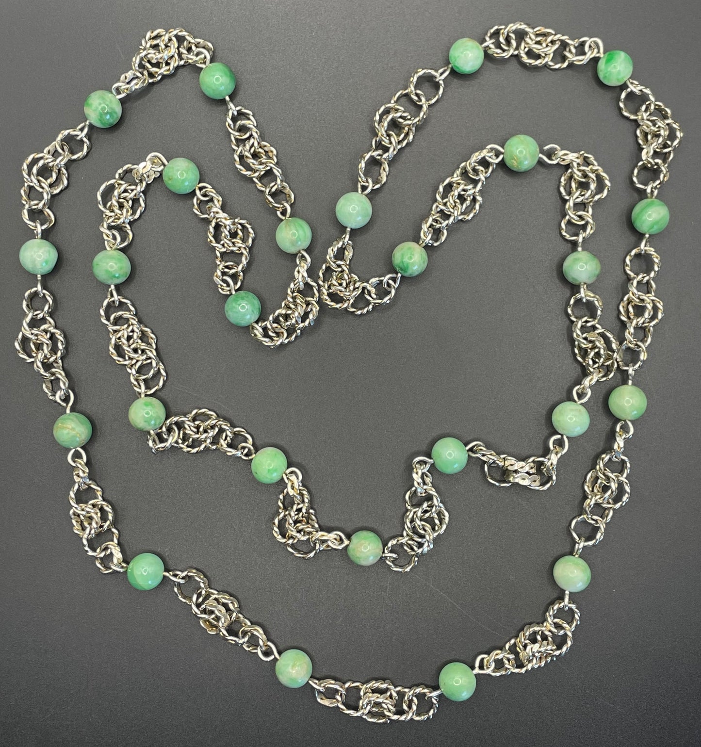 Vintage Art Deco green jade gemstone round bead and chunky unmarked solid silver link long flapper necklace