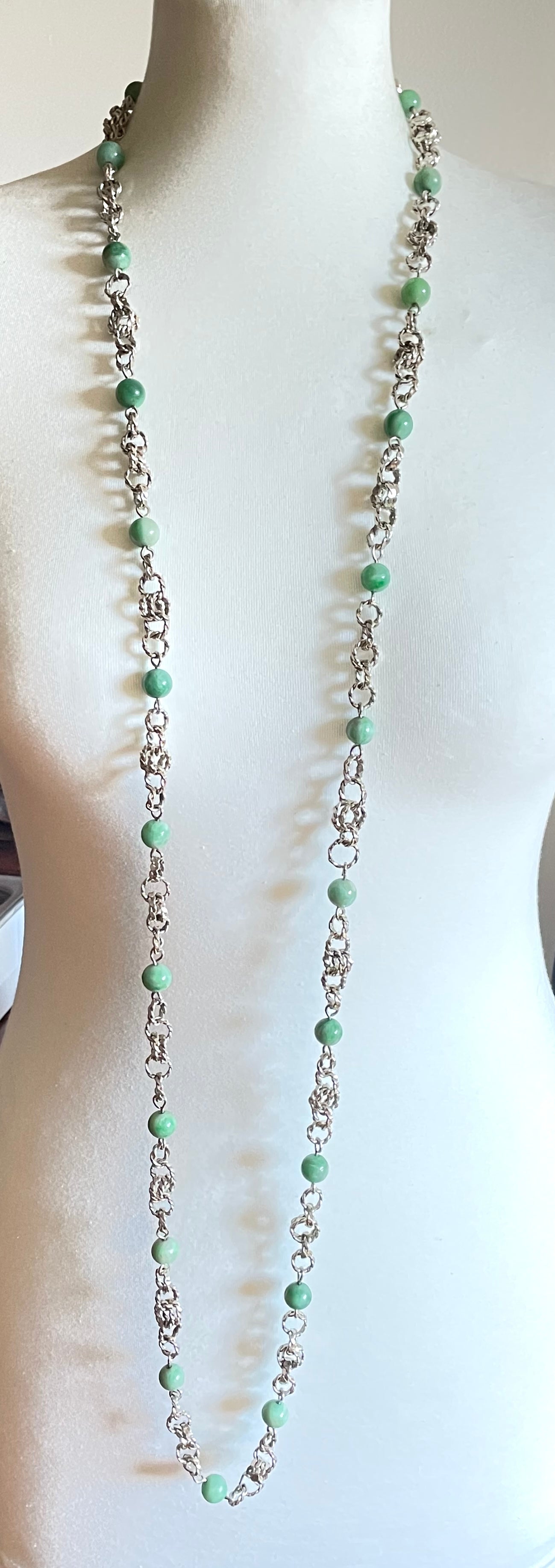 Vintage Art Deco green jade gemstone round bead and chunky unmarked solid silver link long flapper necklace